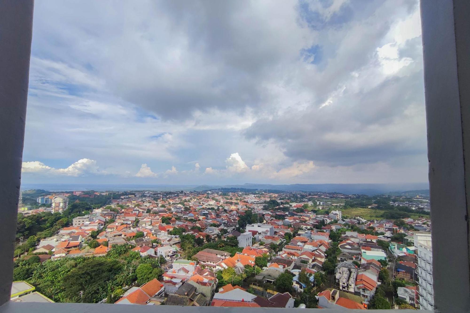 Best Deal And Comfortable 1Br The Alton Apartment By Travelio Semarang Exterior foto